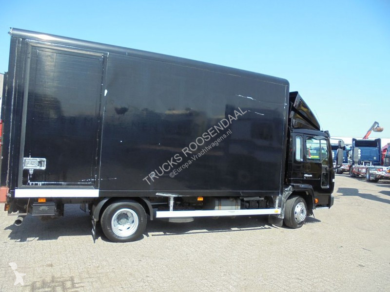 Vrachtwagen Volvo 8.180 + Manual + Dhollandia Lift