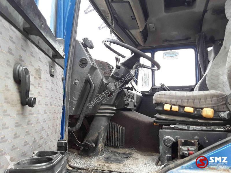 Camion MAN 25-422 manual pump