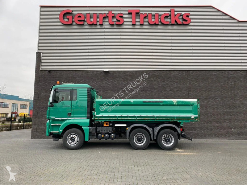 Kamion MAN 26.560 6X4 BB + 3 ZIJDIGE...
