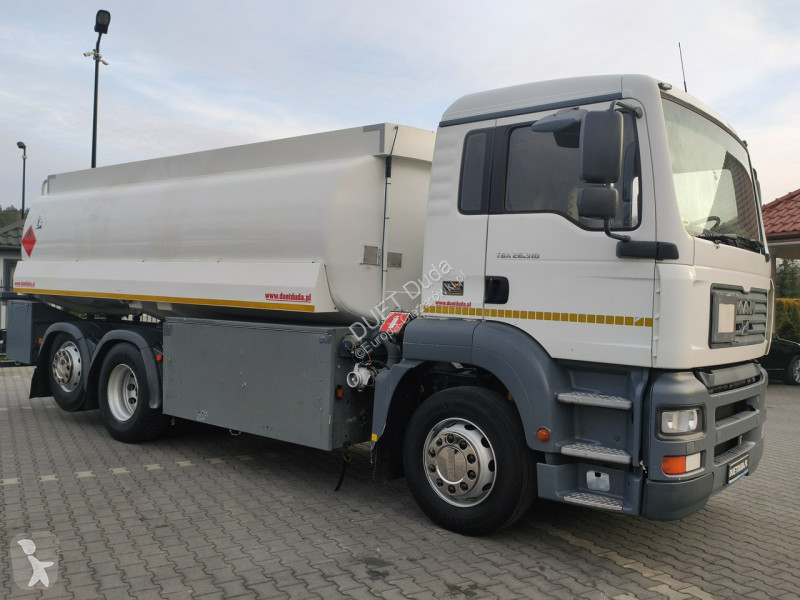 Lastbil MAN TGA 26.310 Autocysterna z Dystrybucją