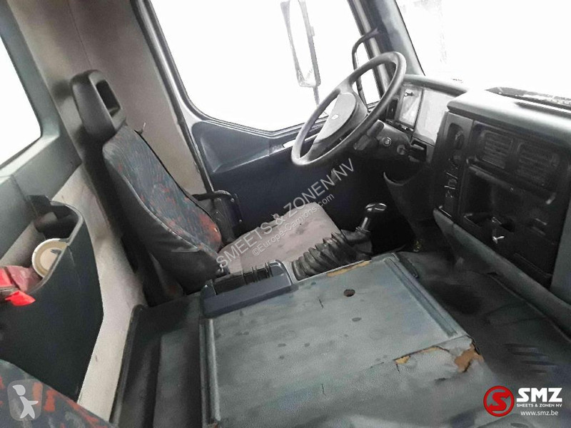 Camion Renault 300 manual pump