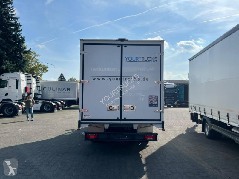 Véhicule utilitaire Iveco 70C17 CP 600 MT...