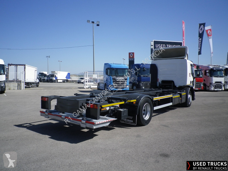 Kamion Renault D Wide
