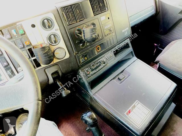 Véhicule utilitaire MAN 26 414 F ADR TELAIO