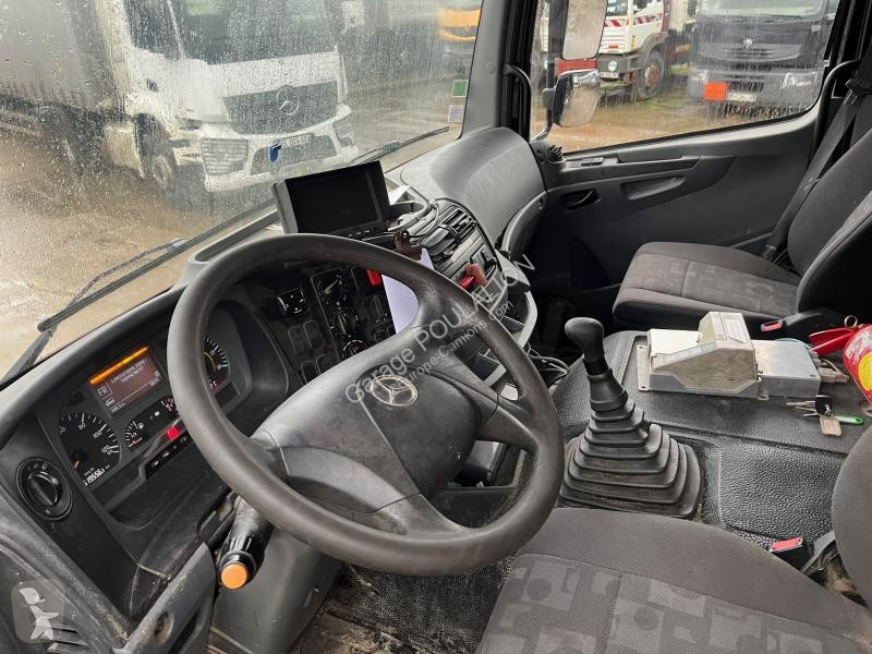 Camion Mercedes 4x2 citerne 13000L 5 cpt