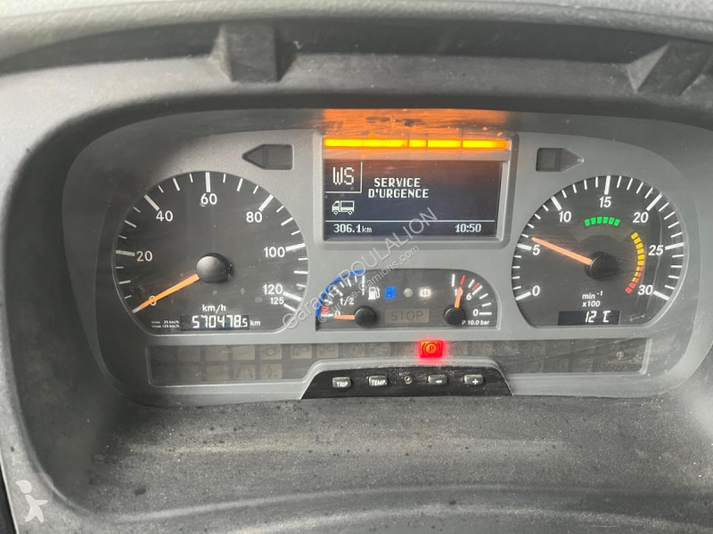 Camion Mercedes 4x2 citerne 13000L 5 cpt