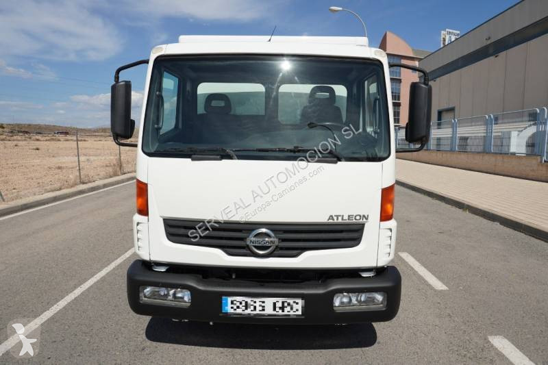 Camião Nissan