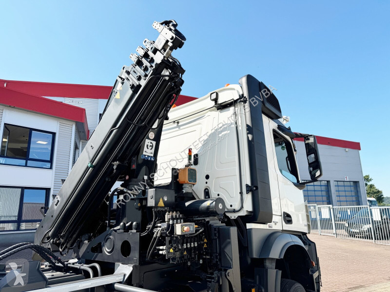 Camion Mercedes Arocs 3351 AK 6x6 Arocs 3351 AK...