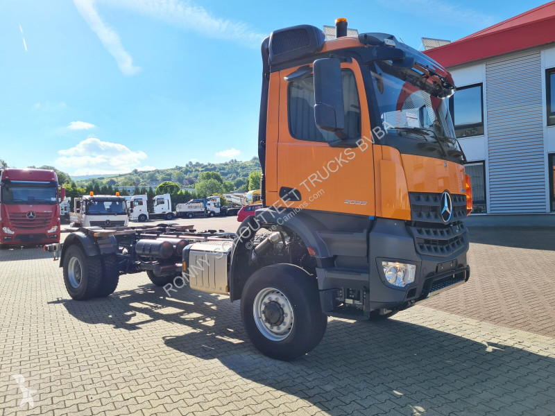 Camion Mercedes Arocs 2033 A 4x4 Arocs 2033 A...