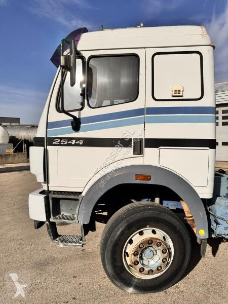 Kamion Mercedes  2544