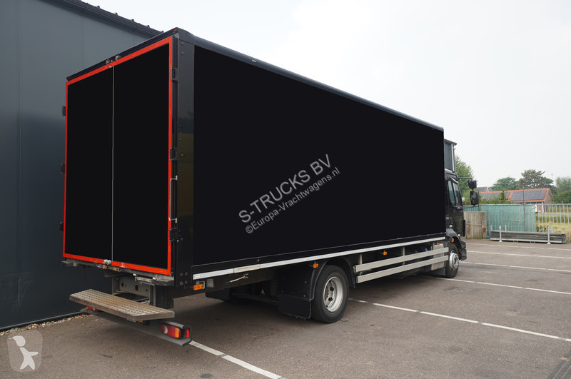 Camion Volvo 210 CLOSED BOX 665.200KM