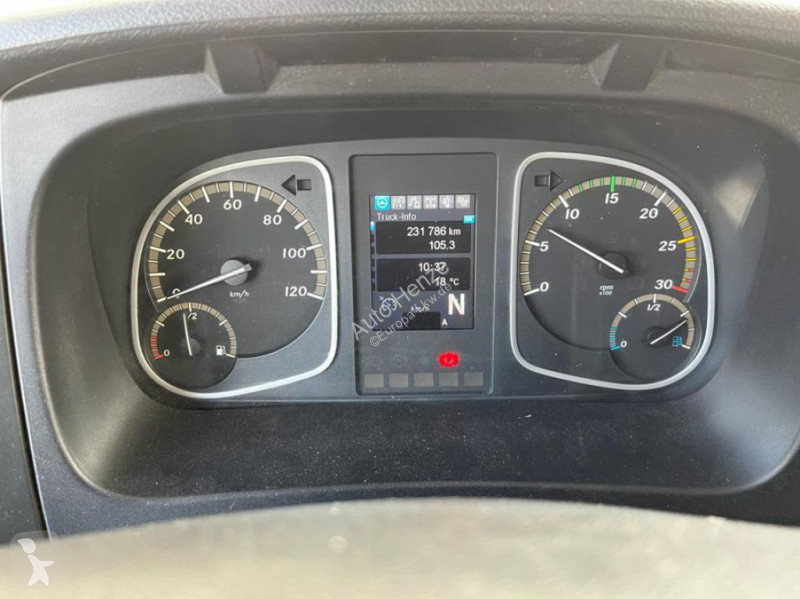 Kamion Mercedes Atego 818 L Möbelkoffer LBW...