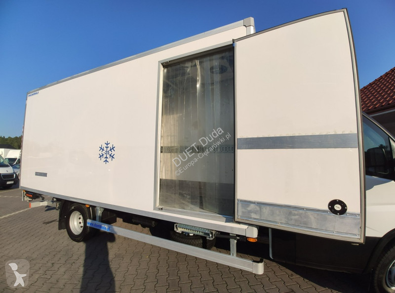 Camion Iveco 70C17 Mroźnia Ściana Grodziowa...