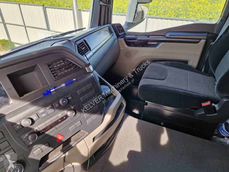 Kamion MAN TGS 8x6 kipper