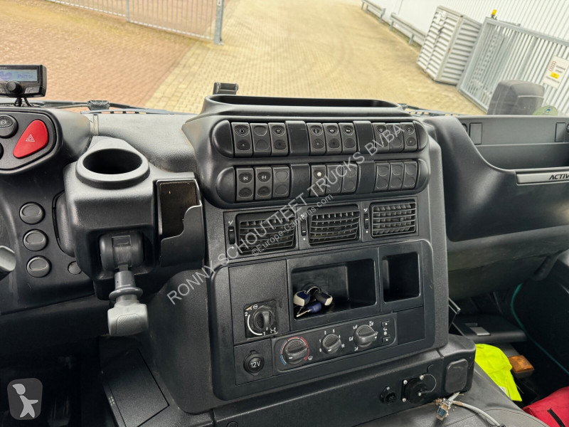 Vrachtwagen  Trakker AD260T45W 6x6 Trakker...