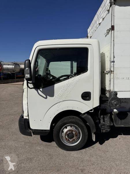 Camion Nissan NT 400 CABSTAR ZAARBU