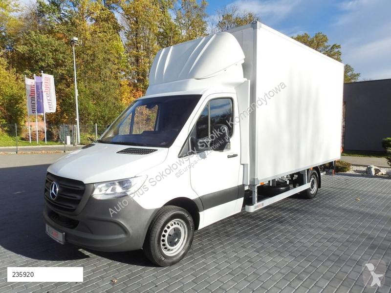 Kamion Mercedes SPRINTER KONTENER WINDA 8 PALET...