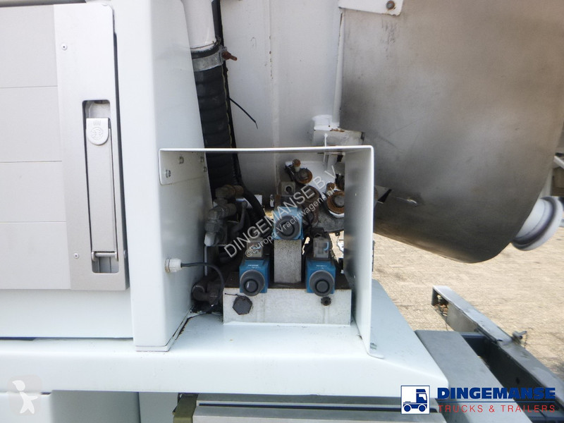 Camion Mercedes 3241 8x4 RHD Huwer vacuum tank...