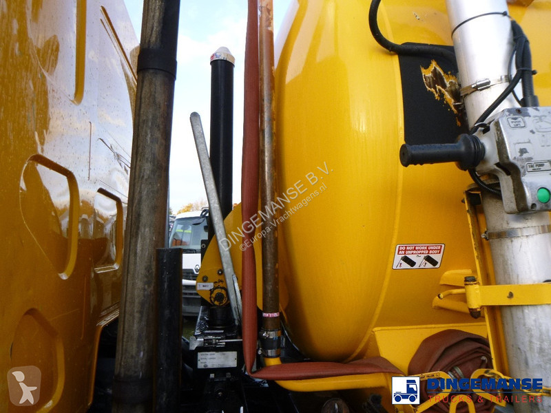Kamion DAF 55220 4X2 RHD Whale vacuum tank 8.1 m3