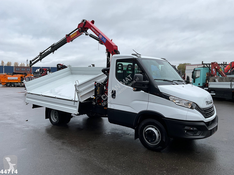 Vrachtwagen Iveco 72C18 HMF laadkraan 3,4...