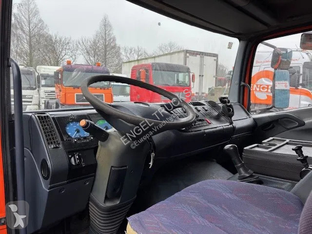 Camion Mercedes 823L DAY CAB (6-CILINDER) 4x2...