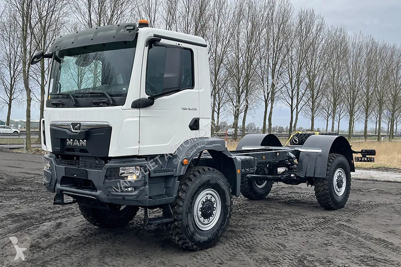 Kamion MAN 18.250 BB CH Chassis Cabin (17 units)