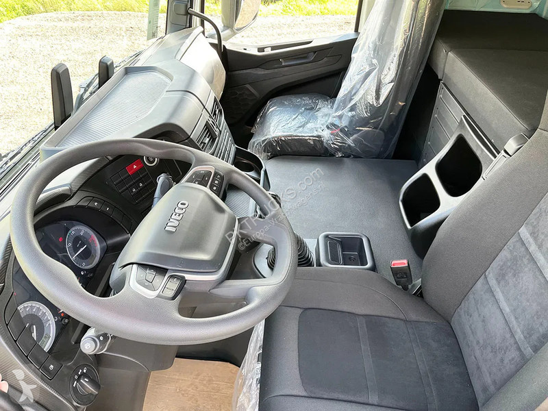 Camion Iveco T-Way AT380T47H Fuel Tank Truck (2...