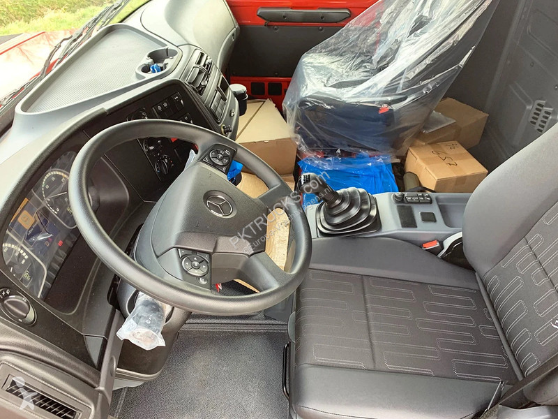 Lastbil Mercedes 2045 Chassis Cabin
