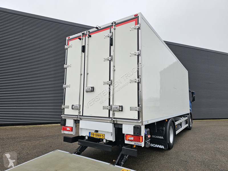 Vrachtwagen Scania P250 4x2 / FRIGO / KUH / BW