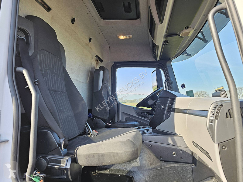Kamion Mercedes ANTOS 1830 L CARRIER LIT DOORS