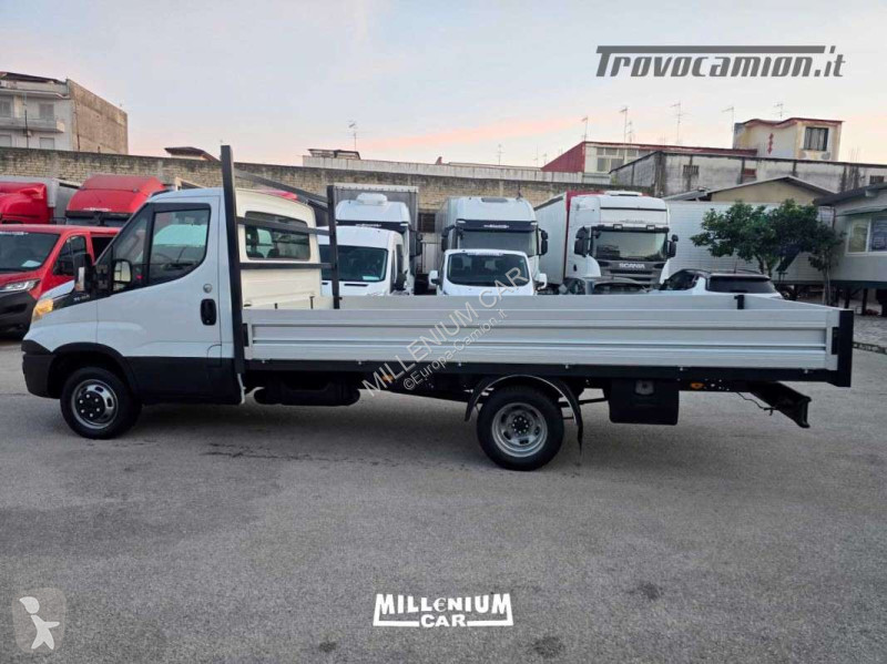 Veicolo commerciale Iveco 35-14 CASSONE 4,40...