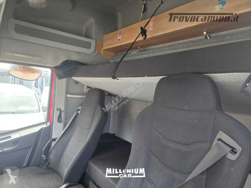 Kamion Iveco 120E22 FURGONE 7,70 KM 180000 2018
