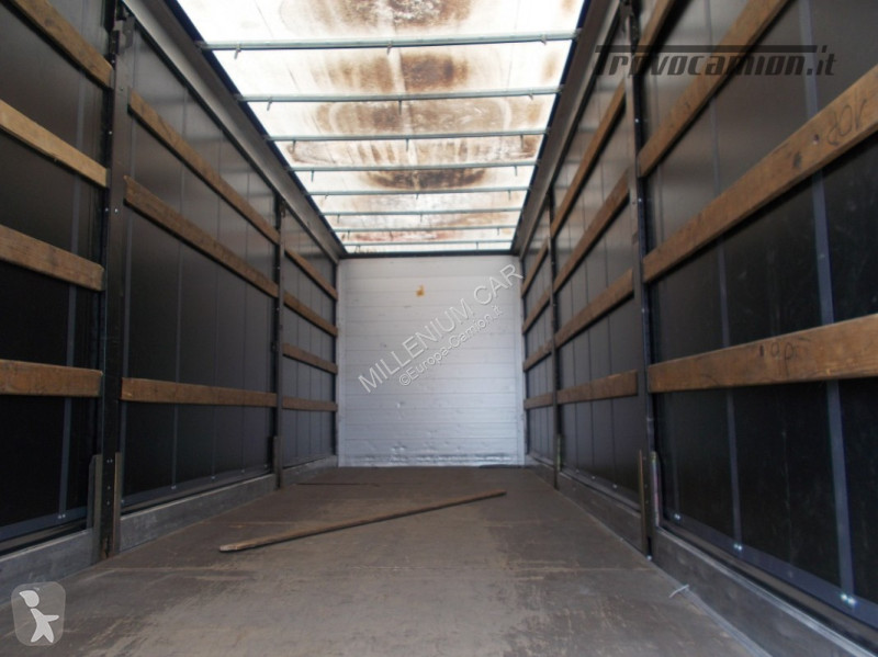 Kamion DAF DAF 120-250 CENTINATO 9.30 PEDANA...