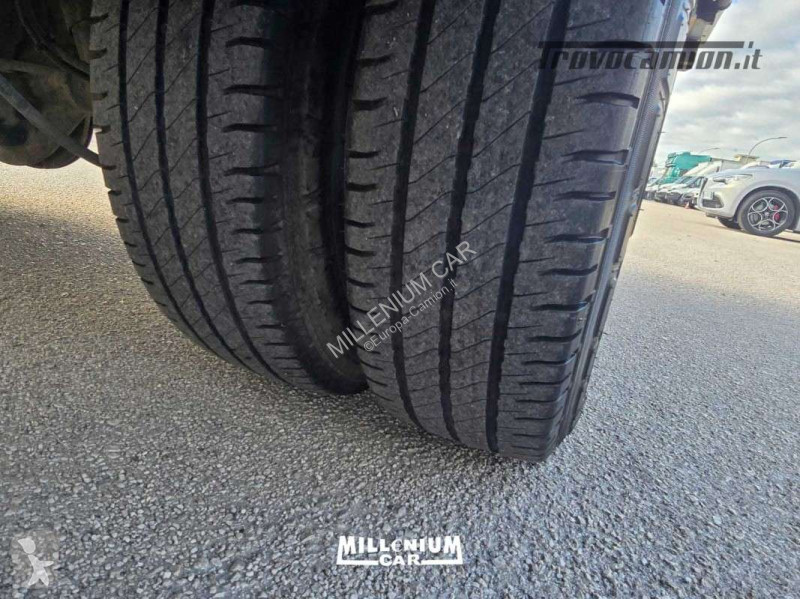 Veicolo commerciale Iveco 35-15 EURO 6 CELLA...