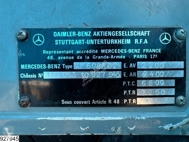 Kamion Mercedes D Manual, Steel suspension,...