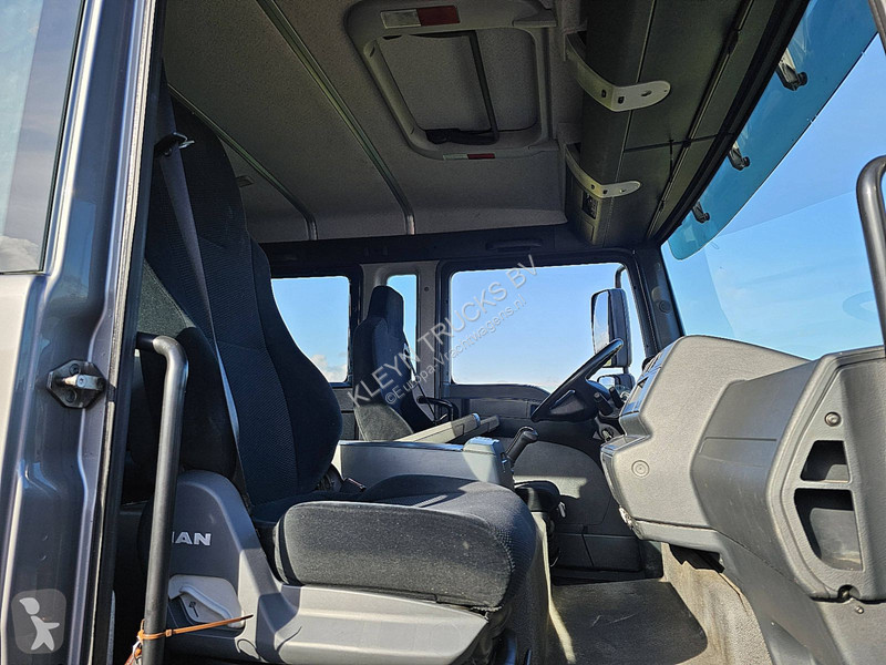 Camión MAN 8.180  DOKA DOUBLE CABIN