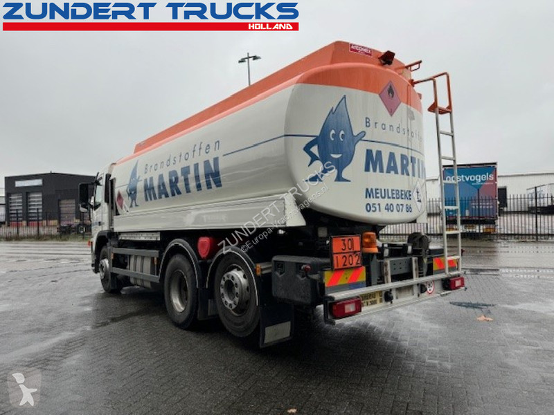Camión Volvo 300 6X2 TANKWAGEN 4 COMP 18000 LITER
