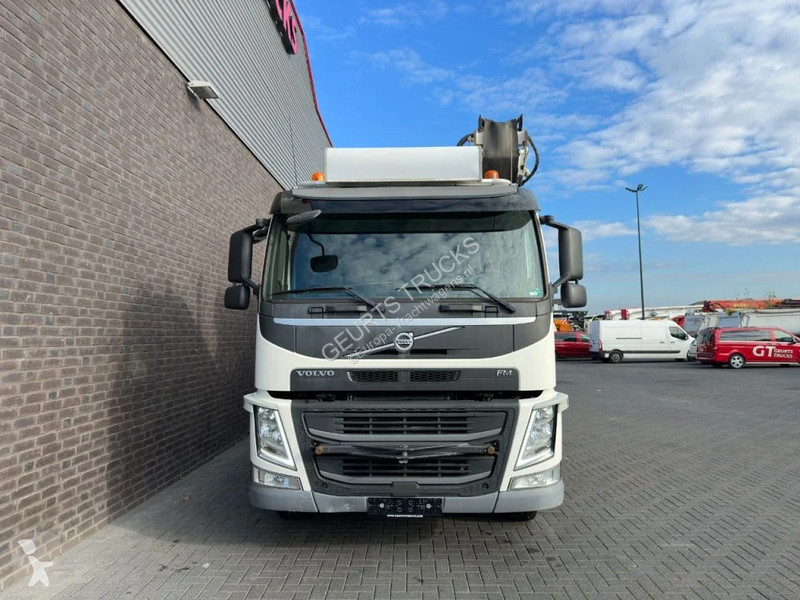 Camión Volvo 8X4 + STETTER 9 M3 MIXER/MISCHER +...