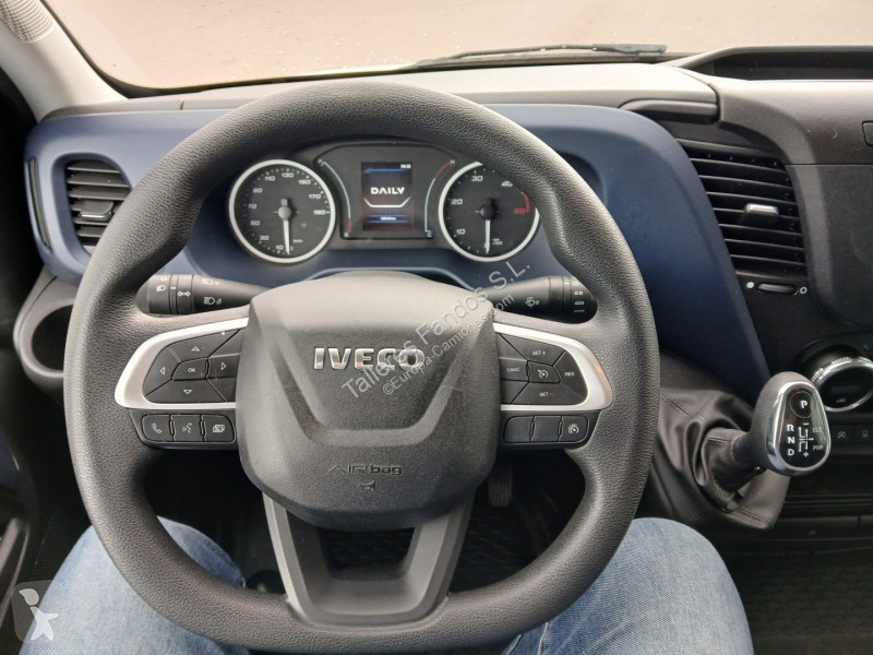 Furgoneta Iveco  35C16  20m3 Automática
