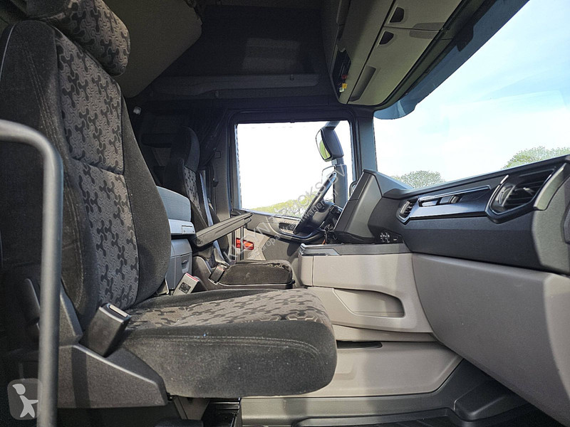 Camion Scania 6X2*4 RET. LED WB475