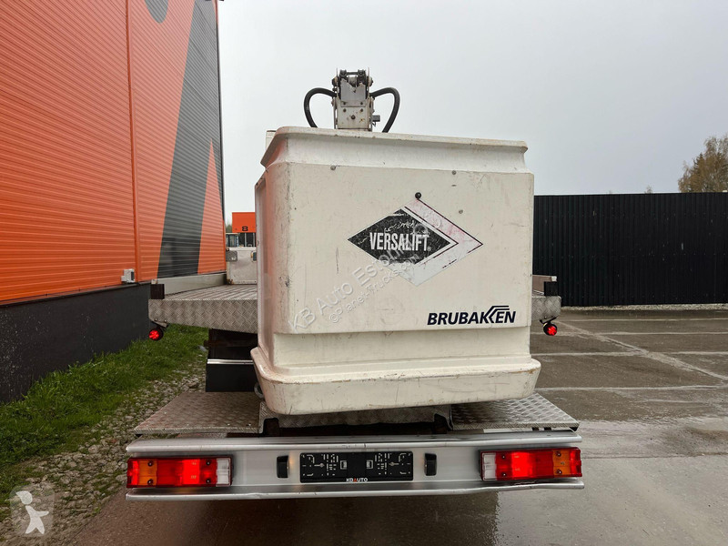 Kamion Mercedes 918 4x4 VERSALIFT VST-237-NF /...