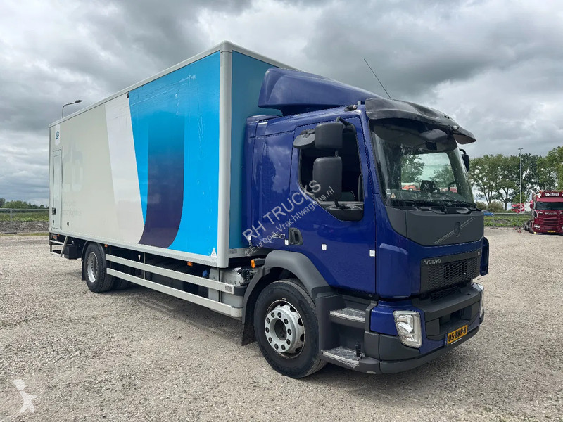 Kamion Volvo 250 4X2 3 UNITS CARGO LOCK +...