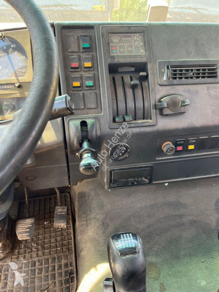 Lastbil MAN F2000 27.342 6x4 Abrollkipper mit Kran