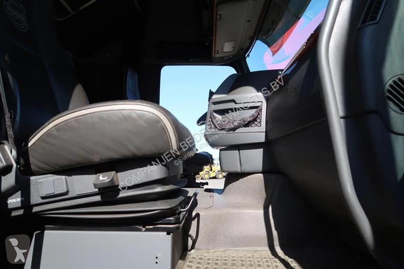 Kamion Volvo 520  - 8x4 R - Ketting systeem