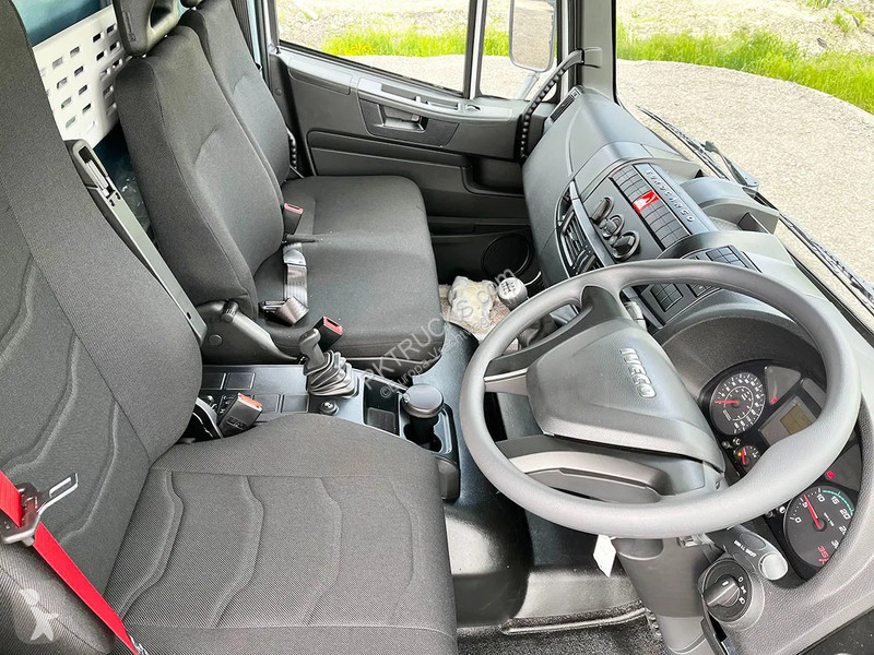 Camion Iveco EuroCargo 150 Chassis Cabin RHD