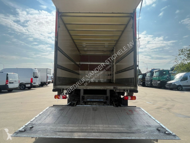 Kamion Mercedes 1218