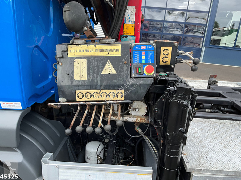 Camión DAF LF 180 HMF 7 Tonmeter laadkraan
