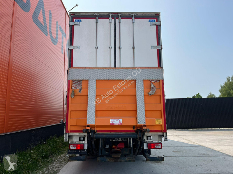 Camion DAF 105510 6x2 T-1200R / BOX L=7423 mm