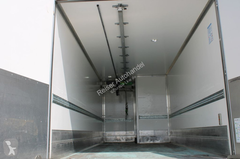 Kamion Mercedes 1321 Kühlkoffer Carrier Xarios 500