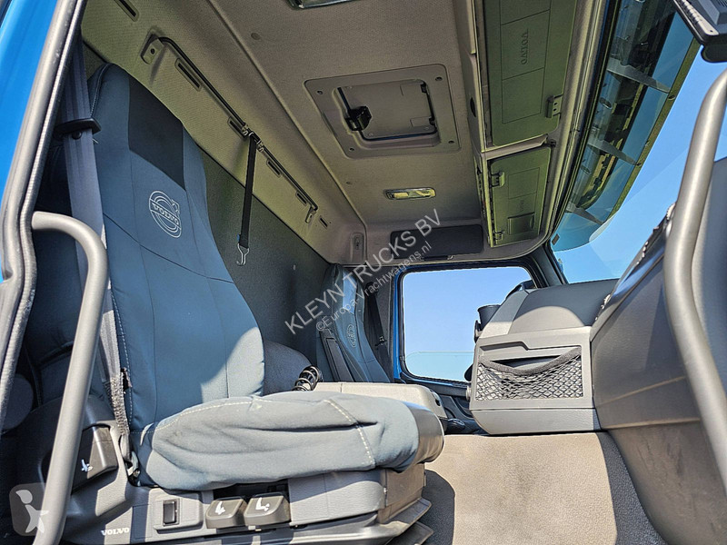 Kamion Volvo 11330 8X2 BÄR 2000KG LIFT